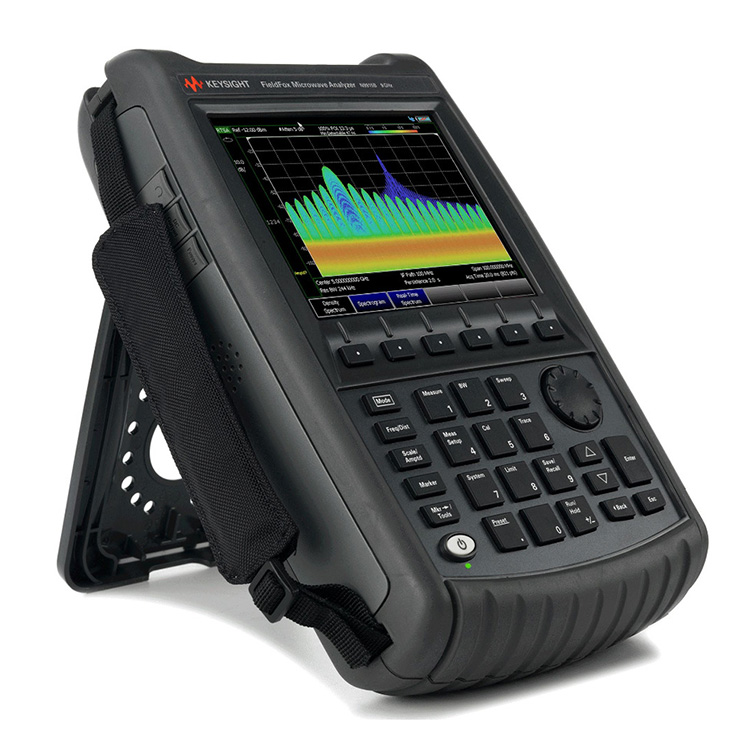 Ręczny mikrofalowy analizator widma FieldFox N9915B